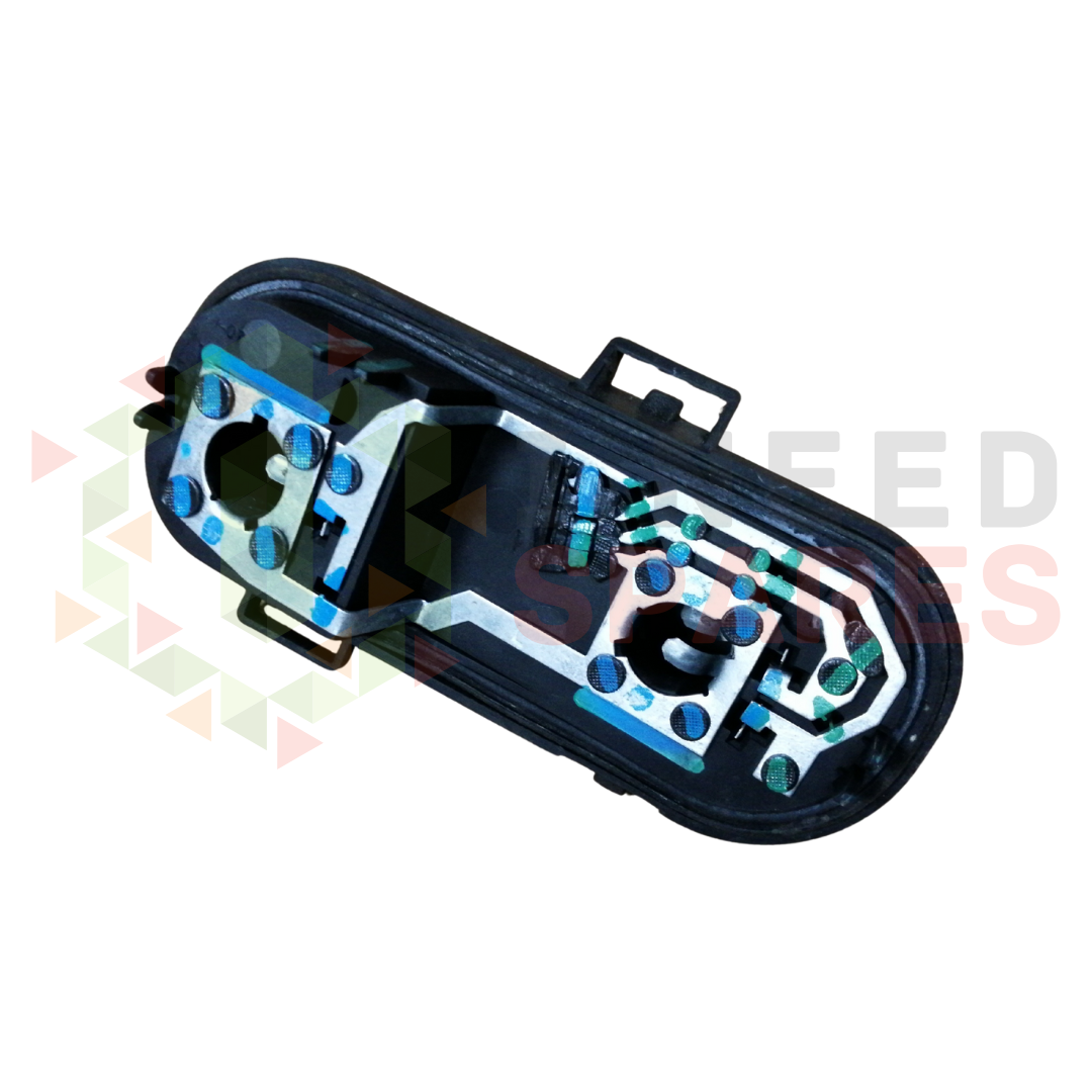 Nissan Qashqai MK1 J10 Outer Left Tail Light Bulb Holder 89070311